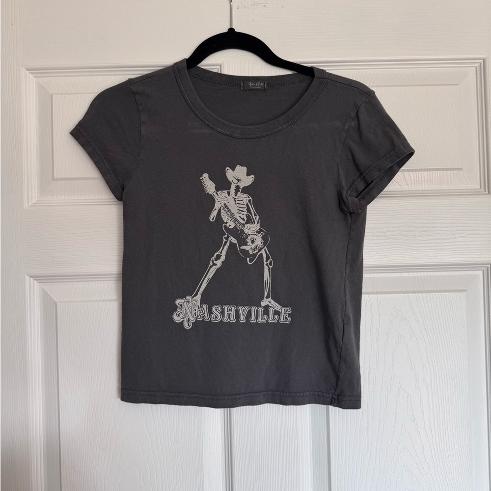 Gray Nashville graphic tee